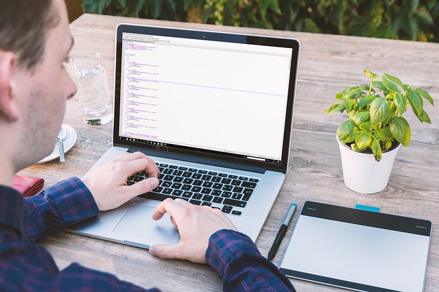 Hiring an in-house designer Hiring an in-house designer